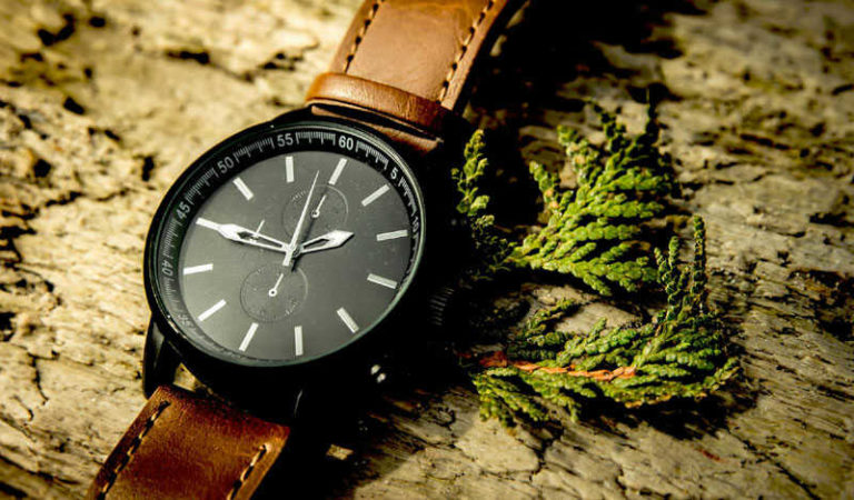 15 Best Watches For Men Under 2000 Rupees In India That Are Worth Buying