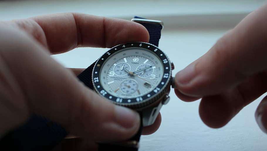 how to use function of a chronograph watch.